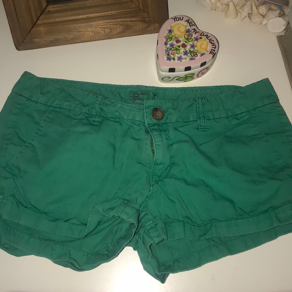 American Eagle green shorts
